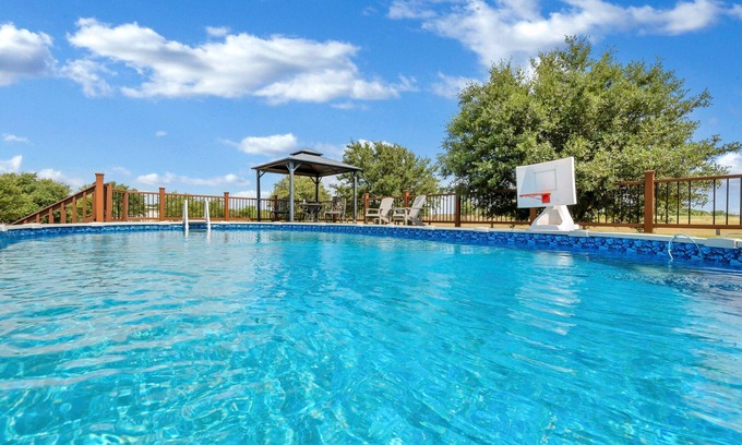 Lorena Casa | New Epic House-pool-theatre-hot Tub-game Room