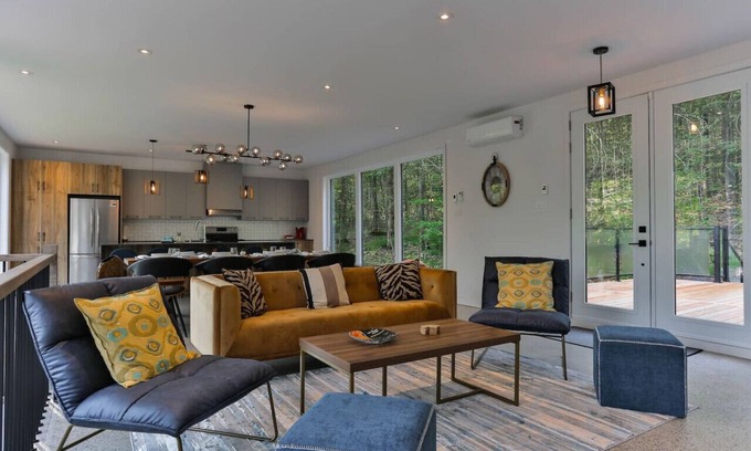 La Conception Chalet De Esquí | New Family Cottage Tremblant-4 Bdrs w/ Hot Tub