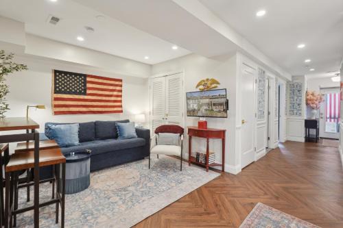 Hill East Cama Y Desayuno | NEW Family-Friendly Capitol Hill Home with Free Parking & Close Metro Access