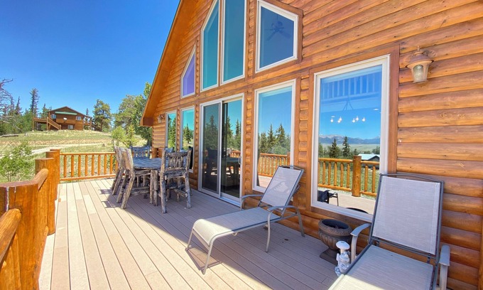 Indian Mountain Cabina | New! Family Getaway with Breathtaking Views/Fireplace/4 TV's/Fenced yard - Blissful Acres
