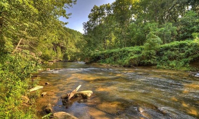 Cashes Valley Cabina | New! Fightingtown Creek, Hot Tub