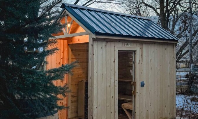 Mendon Casa | *NEW FINNISH SAUNA! Cheerful, Cozy Farmhouse Cottage and Apple Orchard