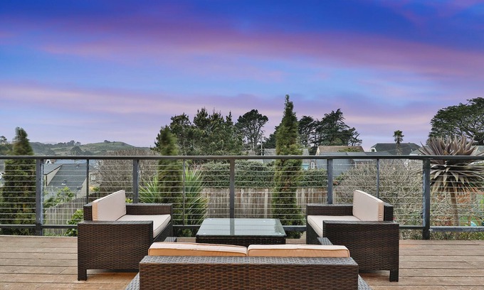 South San Francisco Casa | NEW Fits 14! Resort like home 20 min to downtown!