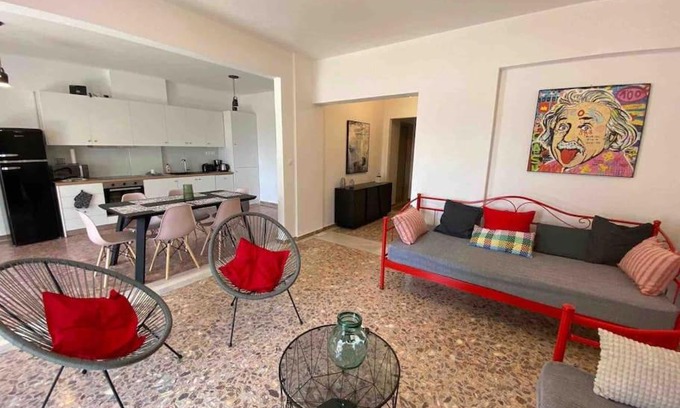 Lavreotiki Apartamento | NEW! Flower Patio House 2 BDR - BBQ - Wash machine
