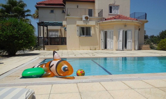 Kyrenia District Casa | * NUEVO PARA OCT '19 * - Villa encantadora con piscina en Lapta, cerca de Girne, norte de Chipre