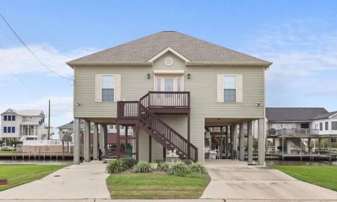 Barataria Casa | New For 2025 - Waterfront Bayou Retreat: 25 Min to NOLA.
