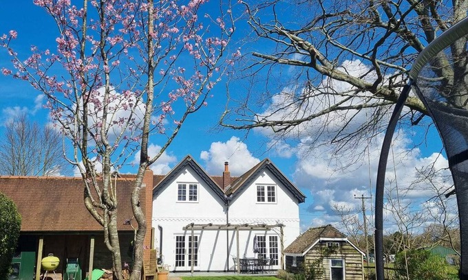 New Forest District Casa | New Forest Cottage nestled alongside Limewood, Lyndhurst