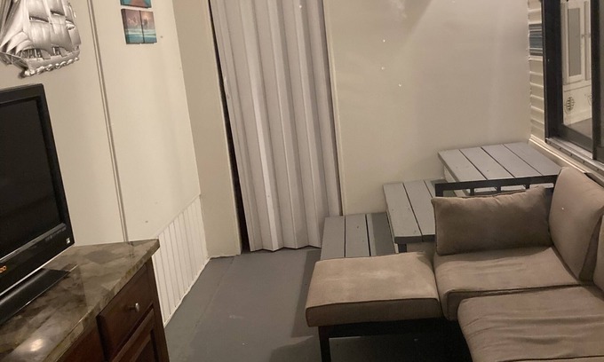Iona Casa | NEW!! Fort Myers beach RV Resort 2 bedroom 1 bat