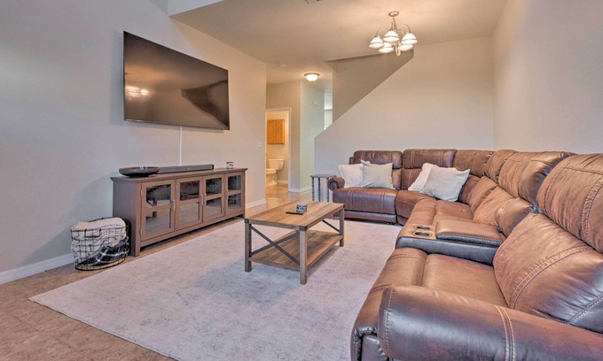 Wright Casa | NEW! Fort Walton Beach Townhome - Pets Allowed!