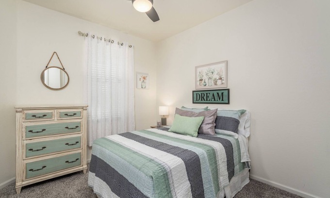Casa Grande Casa | NEW Fresh, Charming 3-bedroom house in Casa Grande with AC, WiFi