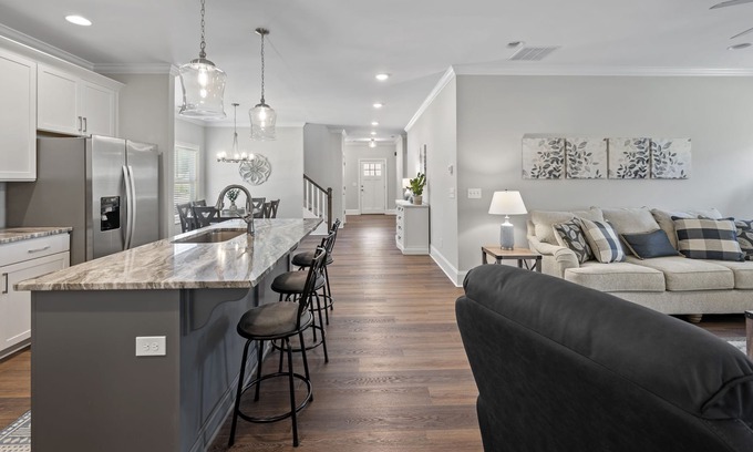 Lake Oconee Casa | New Fully-Furnished Carriage House in Harbor Club (gated) community