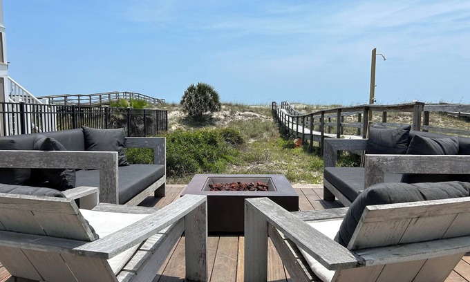Ocean Cay Casa | *NEW* Fully Renovated, Luxury Oceanfront Cottage