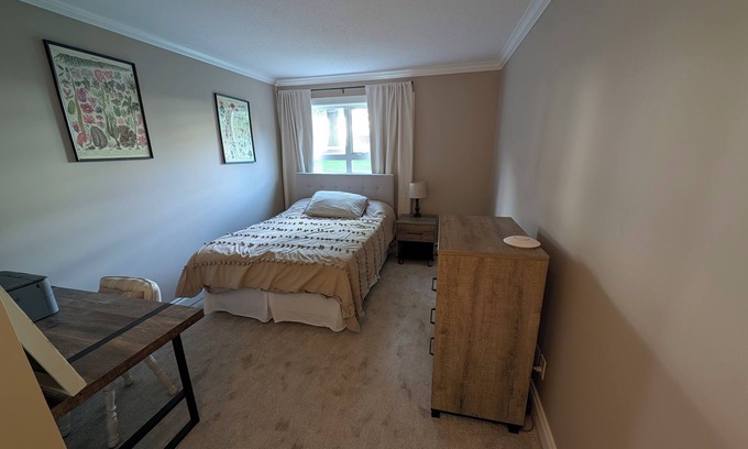Hillside - Quadra - Downtown Blanshard Condominio | New, fully renovated, modern condo in the vibrant Quadra Village neighbourhood