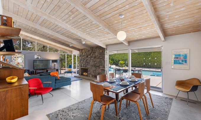 Twin Palms Casa | NEW: Fun and Fabulous Renovation in Twin Palms