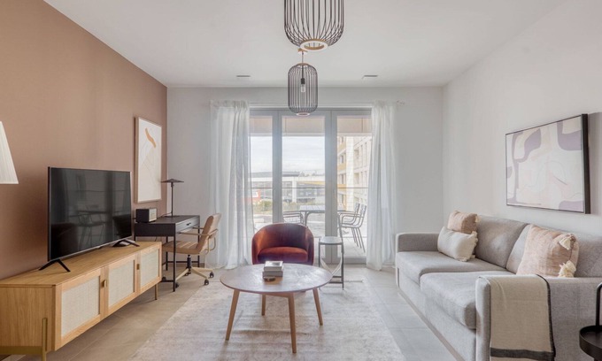 Gasperich Apartamento | New Gasperich 1BR w/ Balcony & Elevator nr bus station, by Blueground