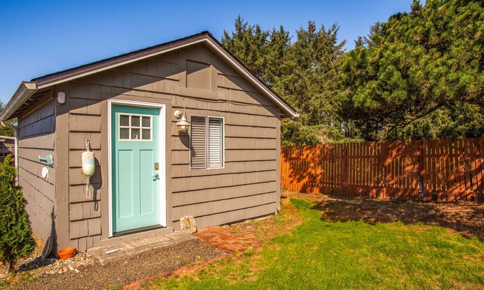 Grayland Cabaña | NEW: Get Away to the Ocean at Breakwater Inn & Cottages