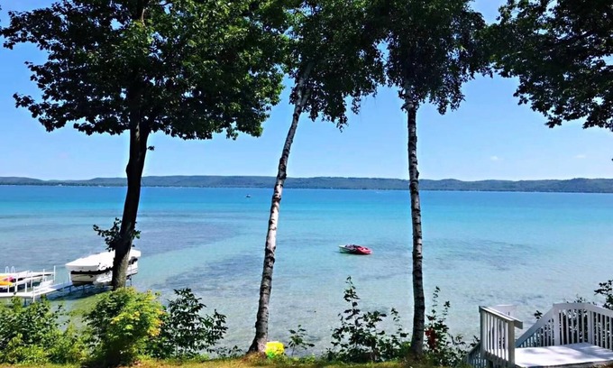 Glen Arbor Casa | ¡Nuevo! Alquiler de 3 dormitorios frente al mar magnífico en Glen Lake