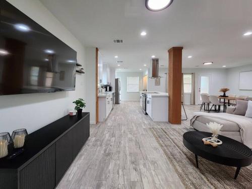 Westbury Casa | NEW! H-Town Getaway Near Medical Center!