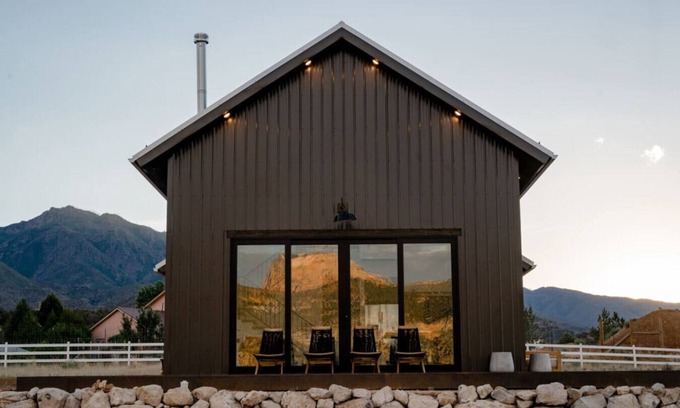 New Harmony Casa | Astoa Etxea: Peaceful Desert Retreat Near Zion - Long-term Stay