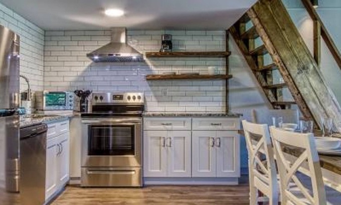 Sevierville Apartamento | NEW Haven Peaceful Retreat Gorgeous Views Pool