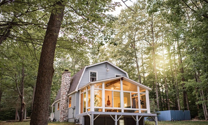 Higgins Lake Cabaña | **NEW Higgins Lake Boho Chic Cottage