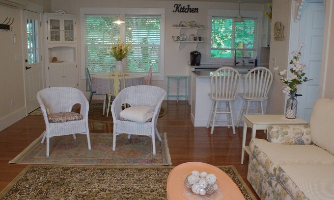 Warm Beach Casa | Nueva High End Guesthouse en Warm Beach, Stanwood, WA.