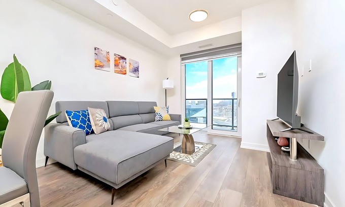 Kitchener Apartamento | New High Rise Building with Gorgeous Views