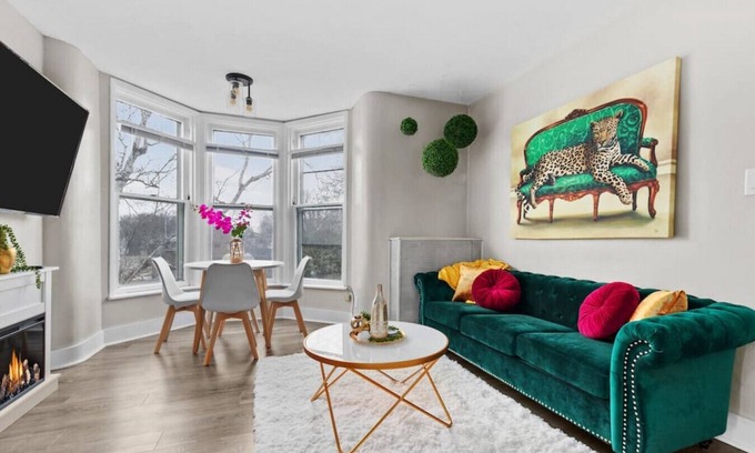 Neenah Apartamento | NEW|Historic|Luxury|Fireplace!