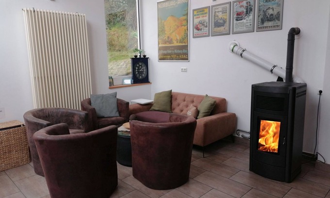 Zweifelscheid Casa | Nueva casa de vacaciones Eifel-Atrium en el valle superior de Enz, en el sur del país de rocas Eifel