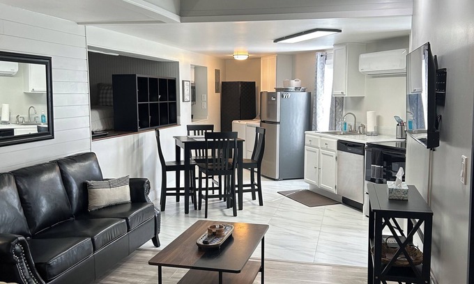 Vicksburg Apartamento | New Holley Rentals studio apartment in Vicksburg