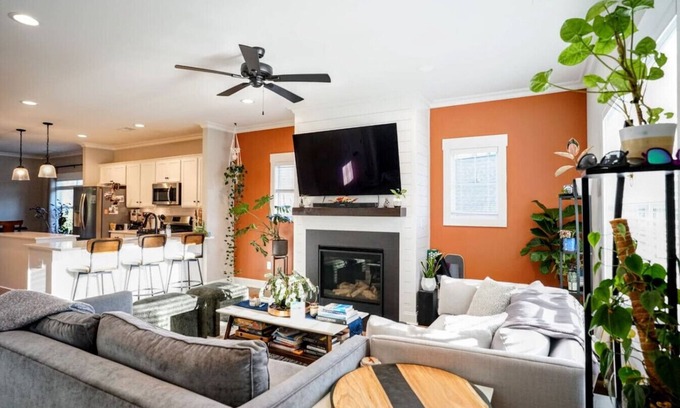Greenville Casa | NEW Home 2Bed/2Bath+Office~7 min to DT [30 DAYS+]
