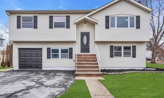 Osbornsville Casa | NEW Home Away From Home! Only 7 Min to Beach!