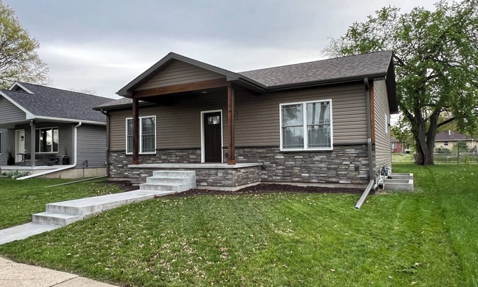 Lincoln Casa | New Home, Great Location, Quiet Neighborhood