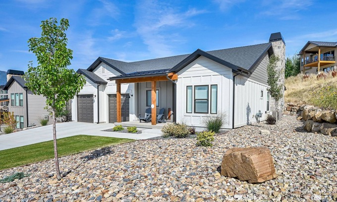 Wolf Creek Casa | Brand NEW Home in Eden at the base of Powder Mtn