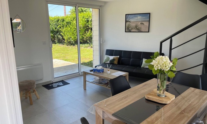Rue Casa | New home in quiet hamlet close to beaches.