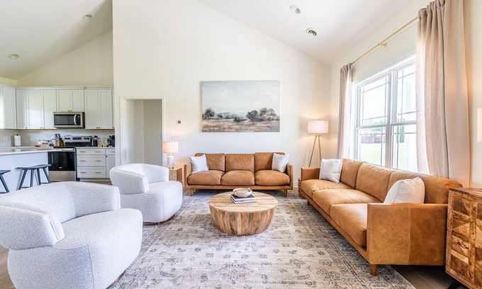 Tusculum Casa | New Home in Tusculum - ALL King Beds! No Cleaning Fees!