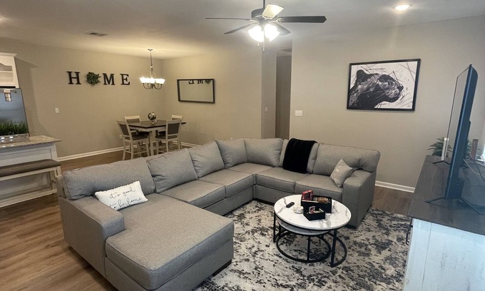 Brusly Casa | NEW HOME MINUTES AWAY FROM DOWNTOWN BR, LSU, & SOUTHERN UNIVERSITY