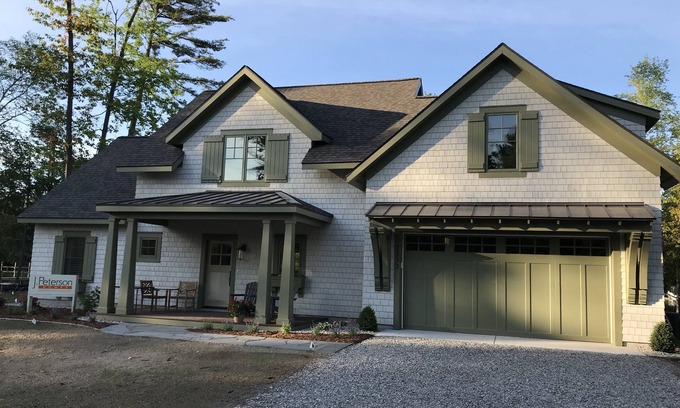 Leland Casa | Nueva casa en el río Leland