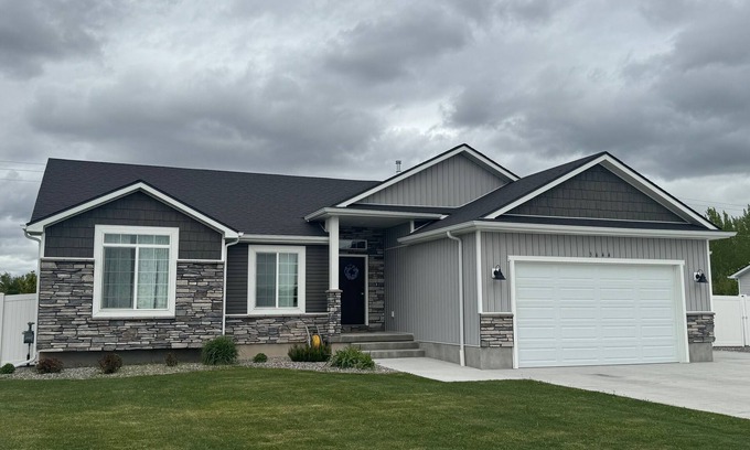 Idaho Falls Casa | New Home with 3 beds, 2 baths. Family and dog-friendly