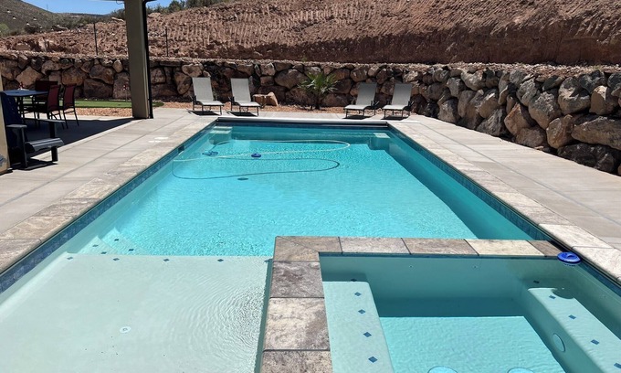 Virgin Casa | New home!! Zion's Edge, Kolob Canyon, Private Pool, Hot Tub, Views!