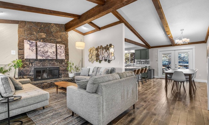 Mountain View District Casa | New! Hot Tub ~ Foosball ~ Bonus Room ~ Dog Friendly ~ AC!