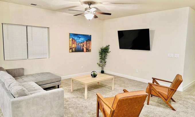 Fernley Casa | New House Furniture 5TV/Sleeps13