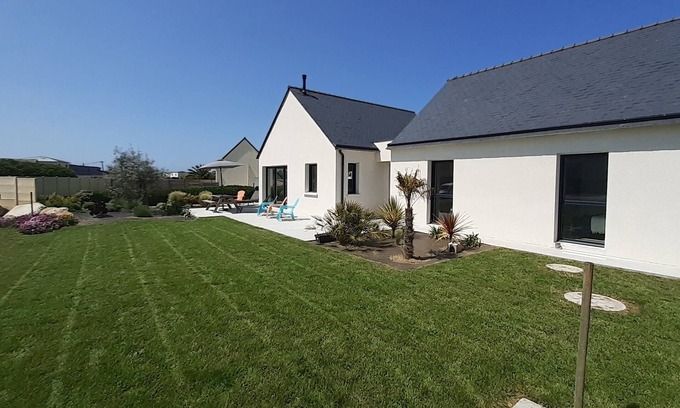 Cleder Casa | New house near the beautiful beach of Les Amiets