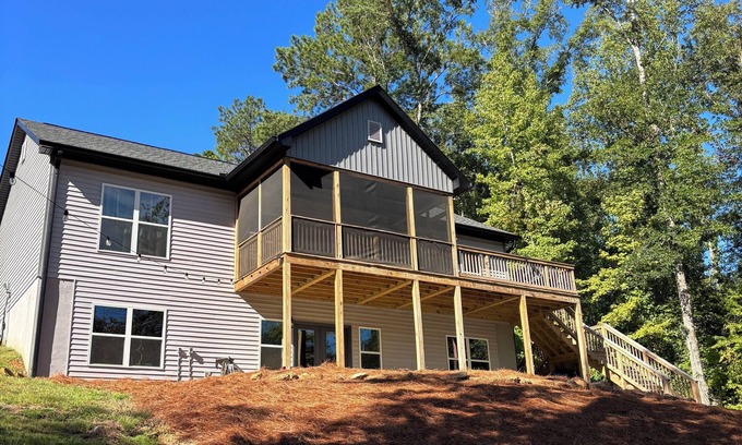 Jacksons' Gap Casa | New House on Lake Martin – Peaceful Creekside-Pet Friendly-Auburn Football