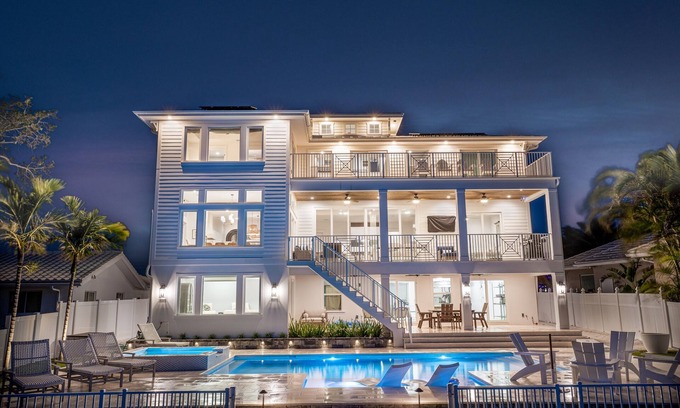 Indian Rocks Beach Casa | New House, Waterfront, Pool, Hot Tub, Golf Cart