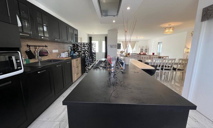 Fresnes Cama Y Desayuno | Near Beauval Zoo, Chambord, pretty new house and quiet