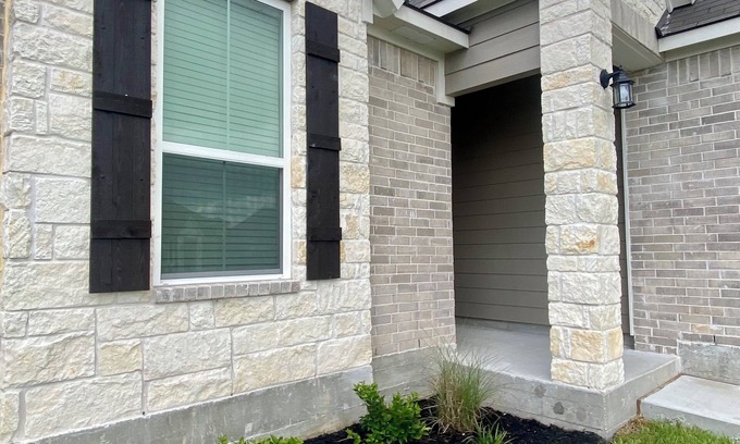 College Station Casa | New!! Howdy Haus 5 miles from Kyle Field! Cozy 4-bedroom house