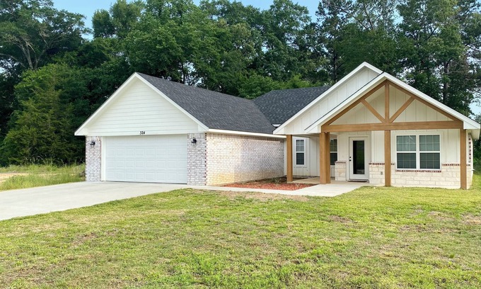 Lufkin Casa | New Hudson Home, 3 bed 2 bath