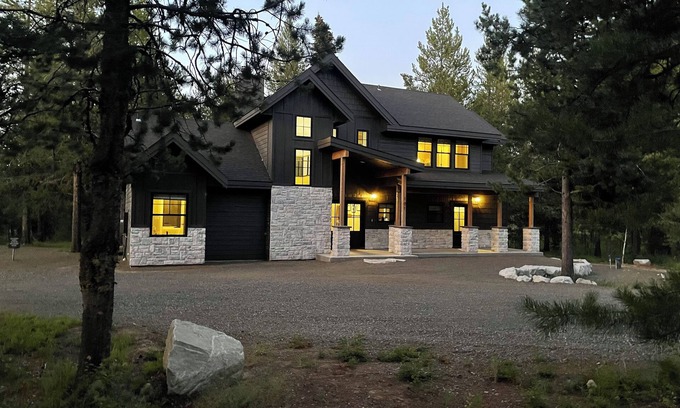 McCall Casa | New! Immaculate Mountain Luxe Getaway with Fire Pit