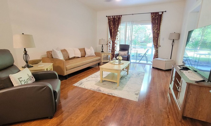 Gainesville Condominio | New In-City Comfort: Condo Getaway 2-bed, 2-bath